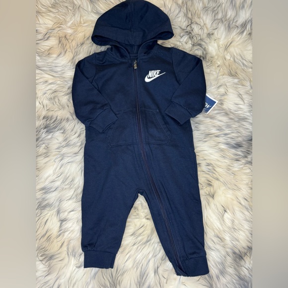 9-12 Months Nike - Picture 7 of 8